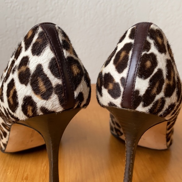 Manolo Blahnik Peep Toe Pump - Picture 9 of 11